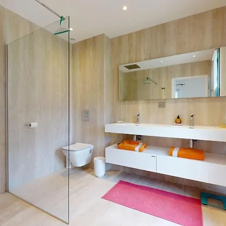 Luxury In With Private Pool Дом отдыха Сен-Тропе