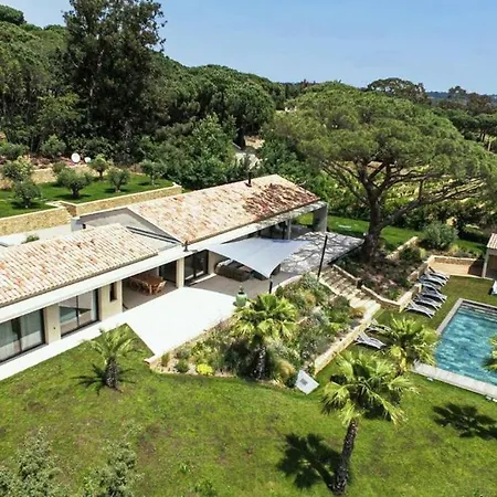 Дом отдыха Luxury In With Private Pool Сен-Тропе