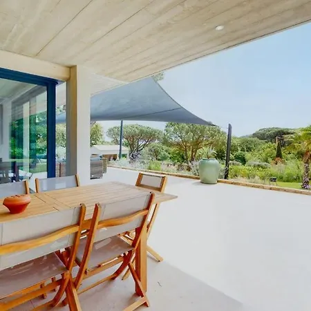 Σπίτι διακοπών Luxury In With Private Pool